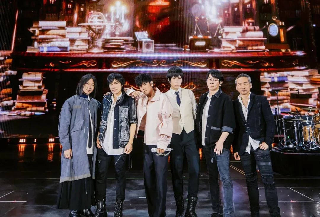 帅的！「周杰伦」抢先上身Dior秋冬系列，衣品开始暴躁...-Supreme情报网