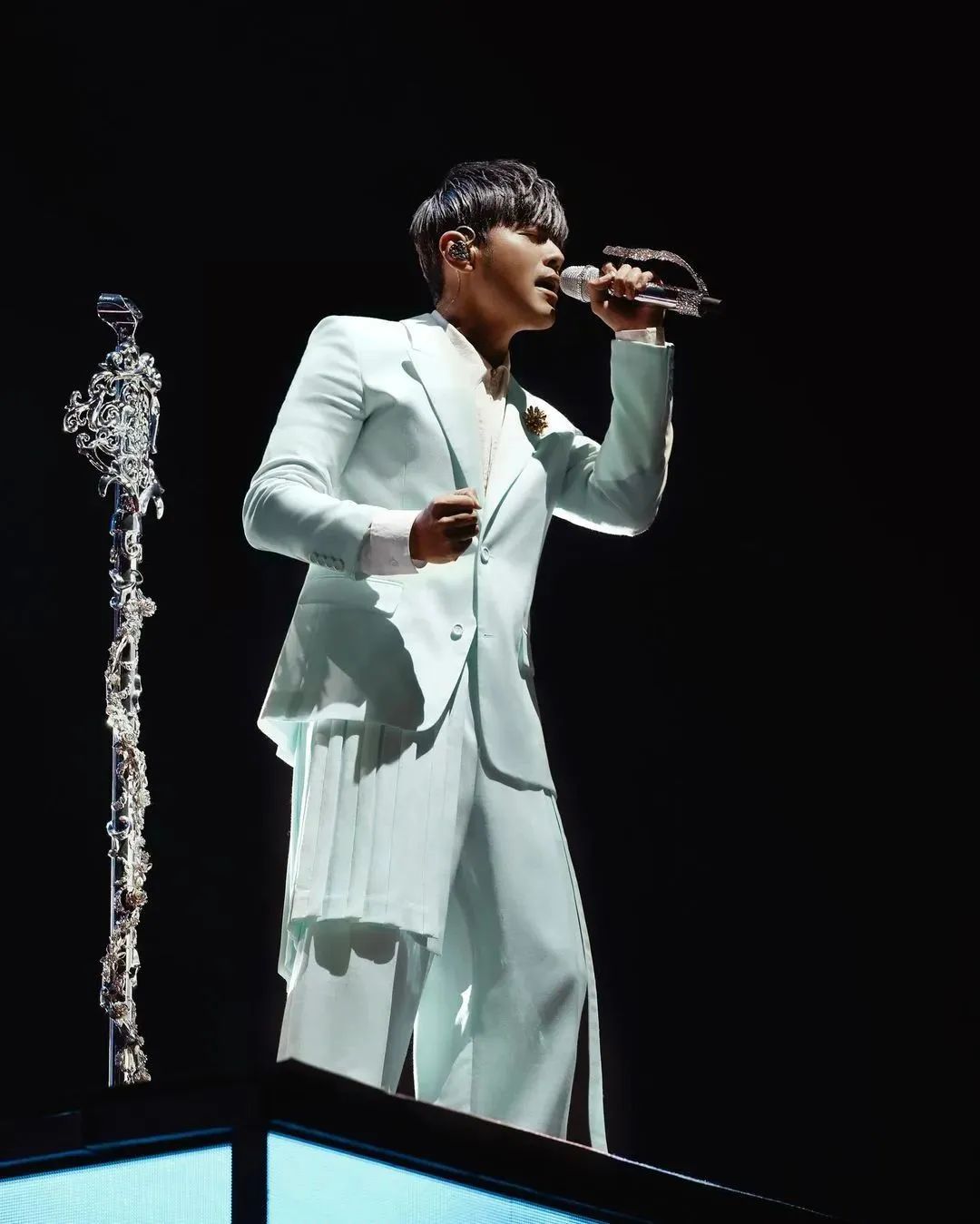 帅的！「周杰伦」抢先上身Dior秋冬系列，衣品开始暴躁...-Supreme情报网