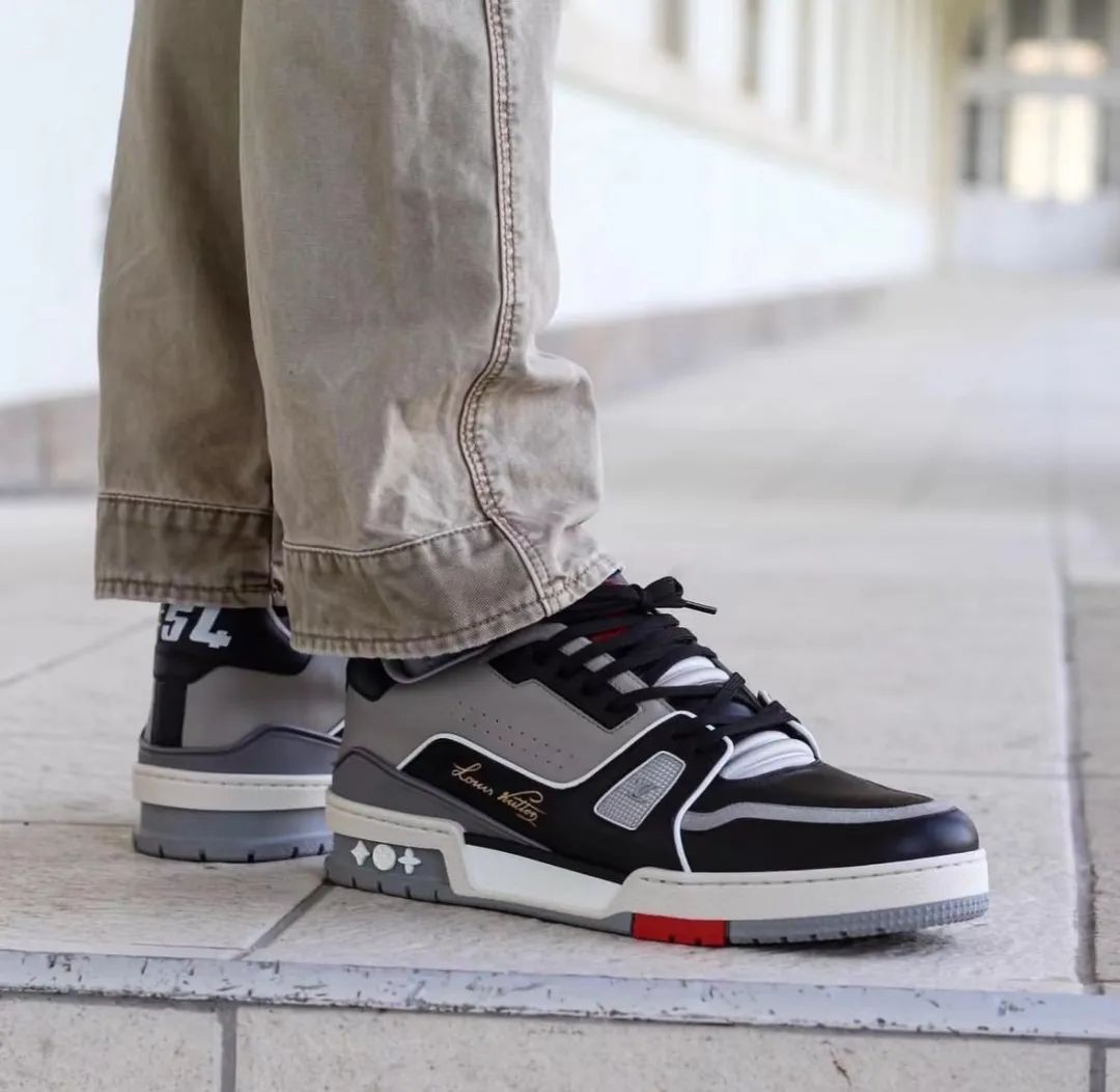 🥰高溢价！「LV Trainer」含金量还在上升...
