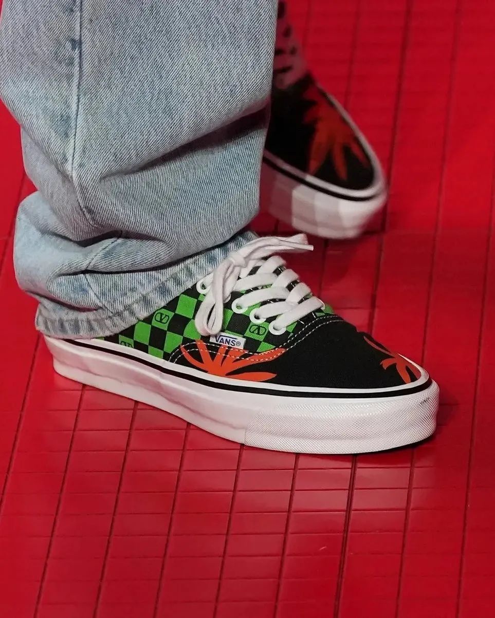 攻速鞋？「华伦天奴 x Vans」联名计划曝光，原价起飞啊....