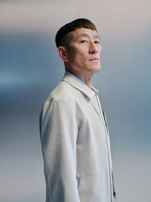 商鸟！「始祖鸟Veilance」2025年春夏型录曝光，铺货发售了！