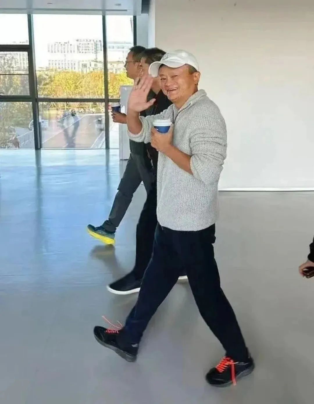 🤫「马云」也开始穿Loro Piana了，100%纯老钱风...-Supreme情报网