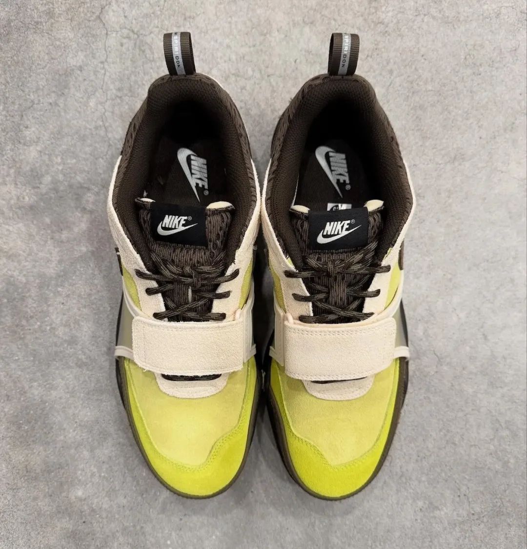 ⏱「绿倒勾」随时突袭!蟑螂侠开晒"TS x Nike"新联名,发售确认!-Supreme情报网