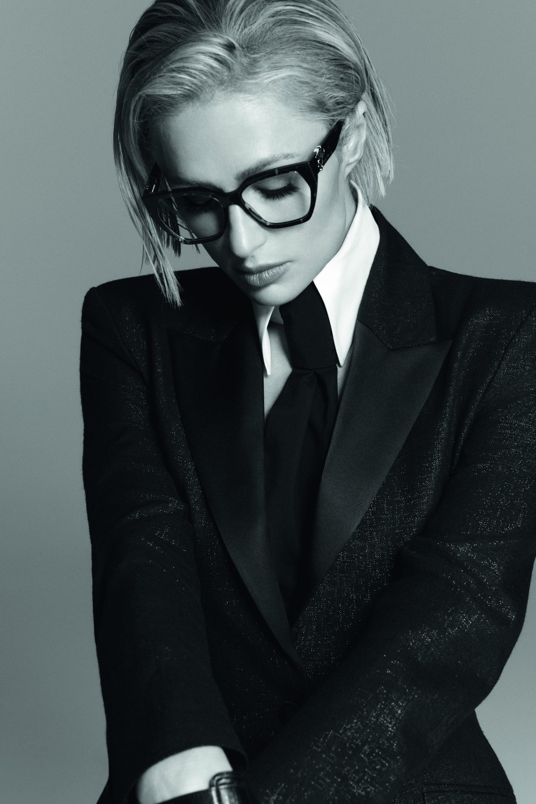 FROM PARIS WITH LOVE：KARL LAGERFELD发布2025秋冬大片-Supreme情报网
