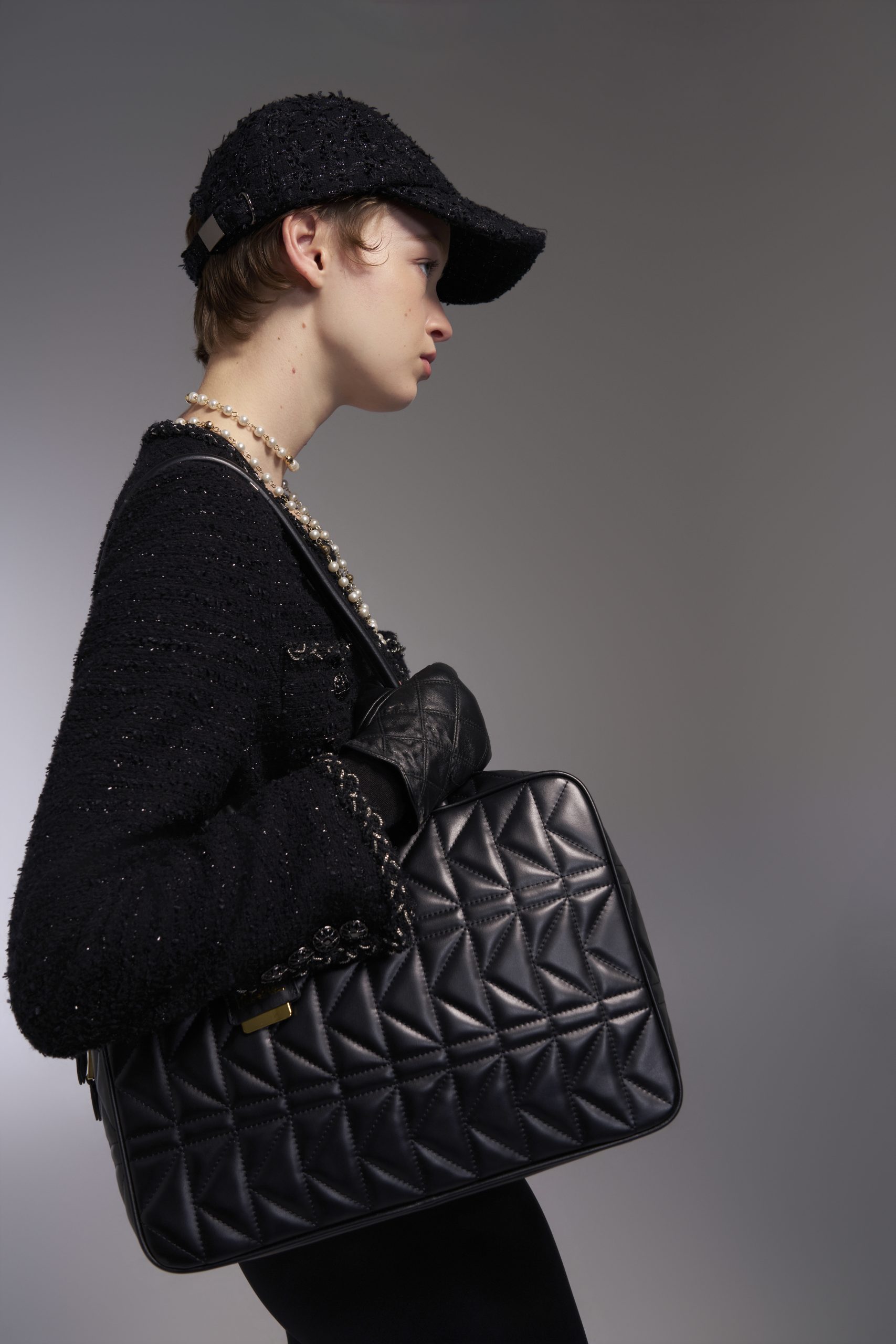 FROM PARIS WITH LOVE：KARL LAGERFELD发布2025秋冬大片-Supreme情报网
