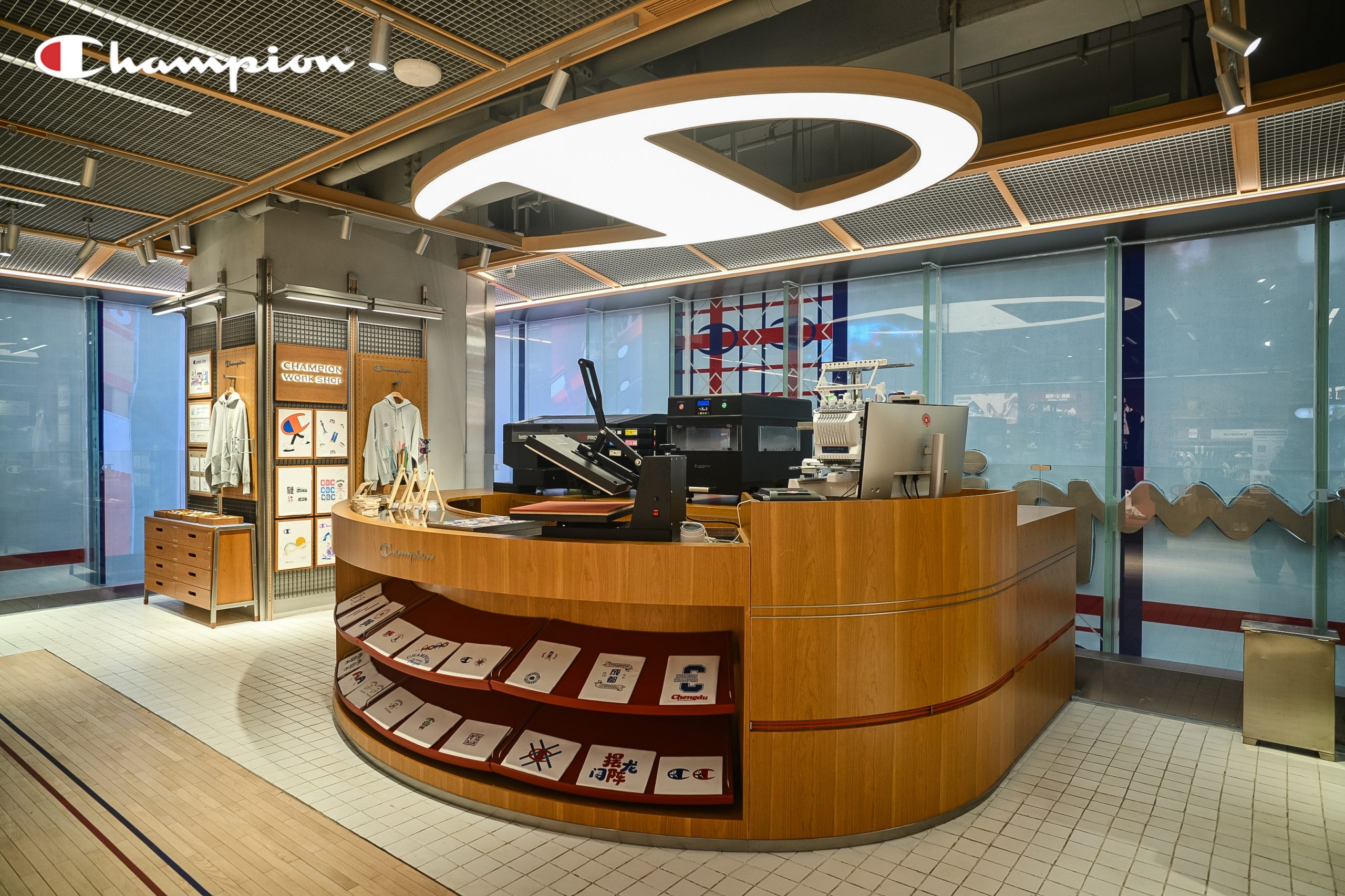 Champion成都盈嘉店旗舰店焕新启幕——见证「经典新编」-Supreme情报网