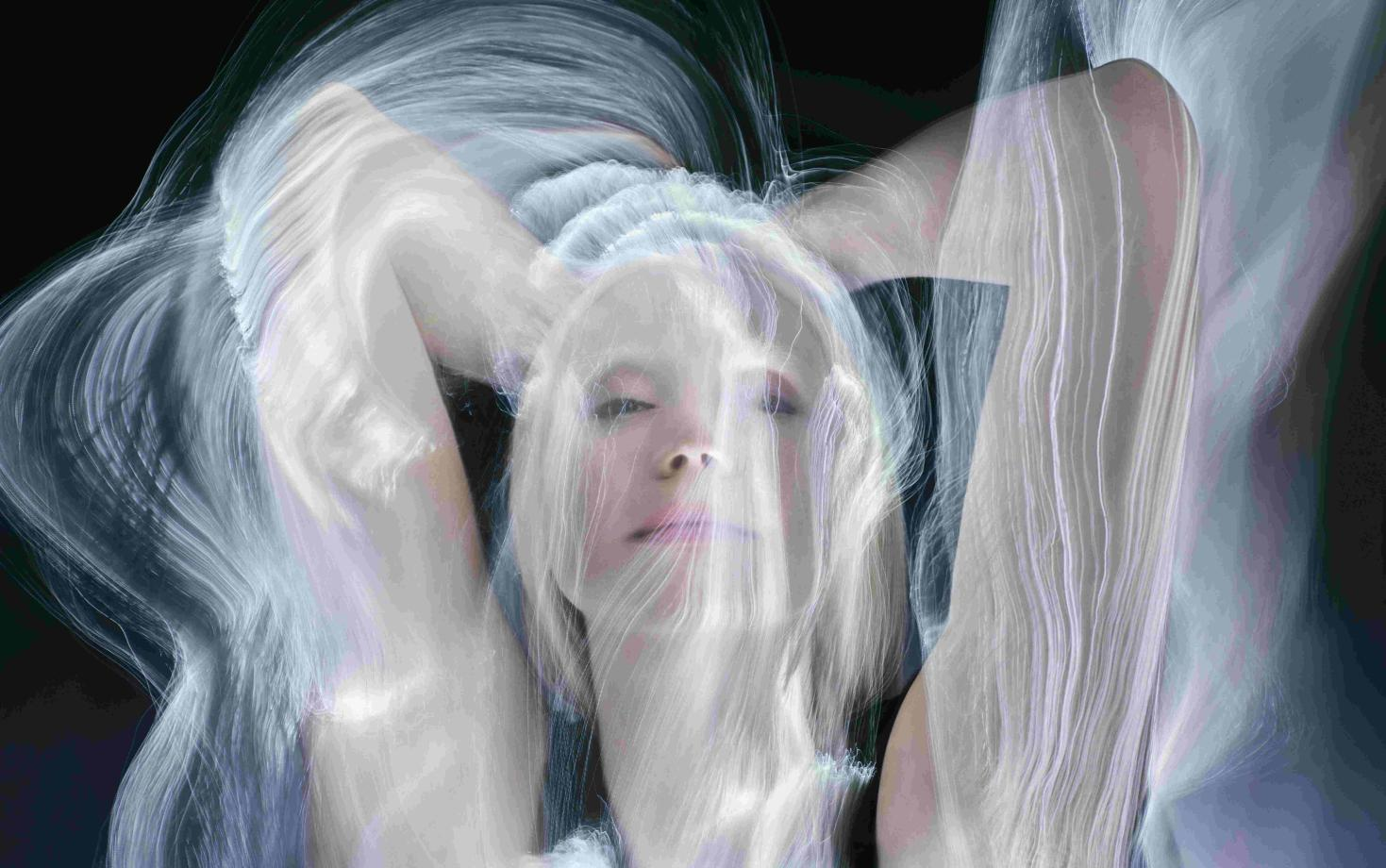 《元素》:2026倍耐力年历由SØLVE SUNDSBØ操刀,于布拉格市政之家发布-Supreme情报网