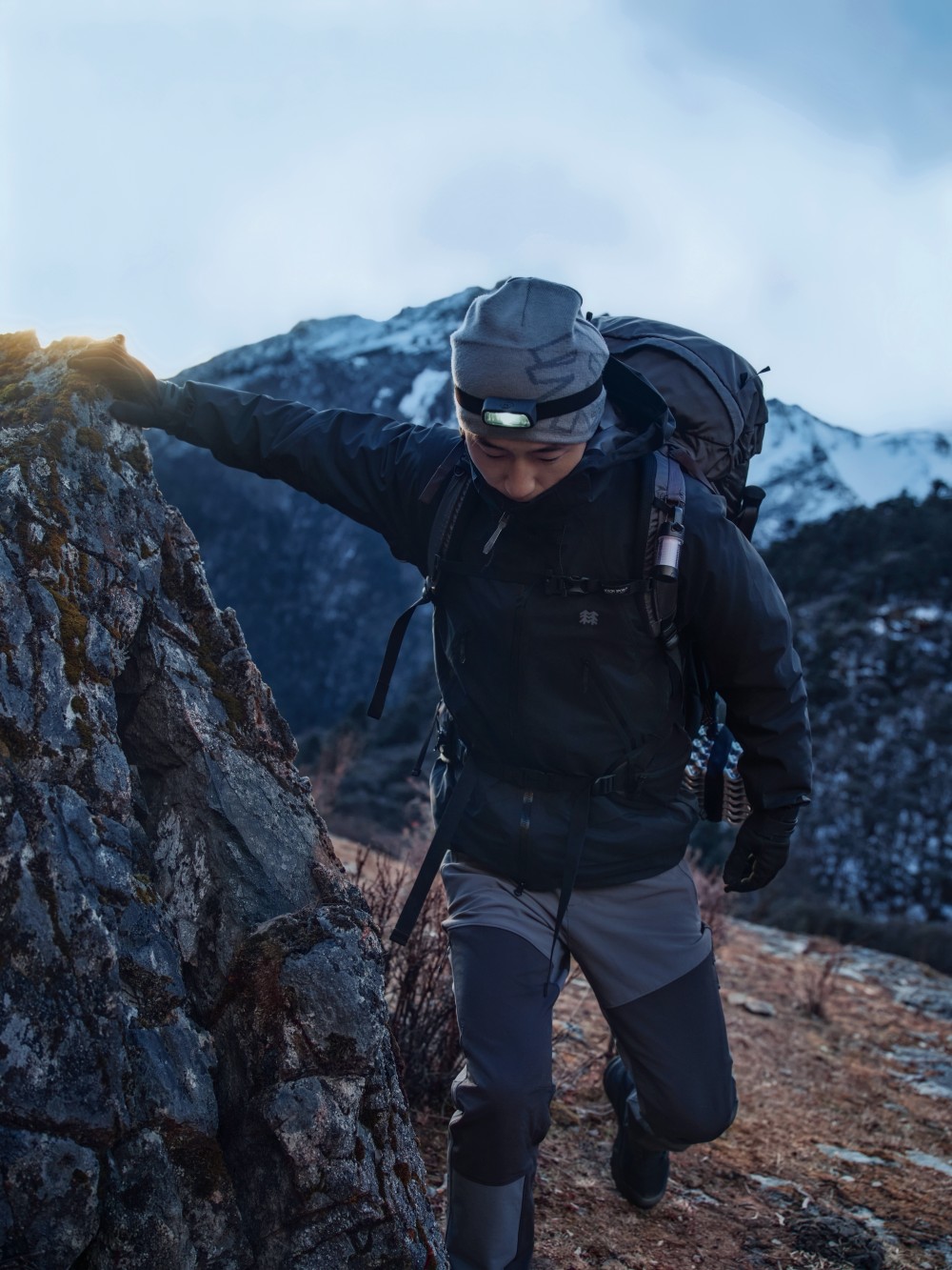 KOLON SPORT 可隆正式推出FIRRA冷杉冲锋衣-Supreme情报网