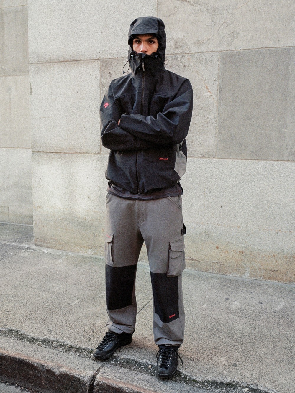 迪桑特与JJJJound再度合作，推出全新联名系列 以专业机能融合极简美学，构筑都市多场景穿搭体系-Supreme情报网