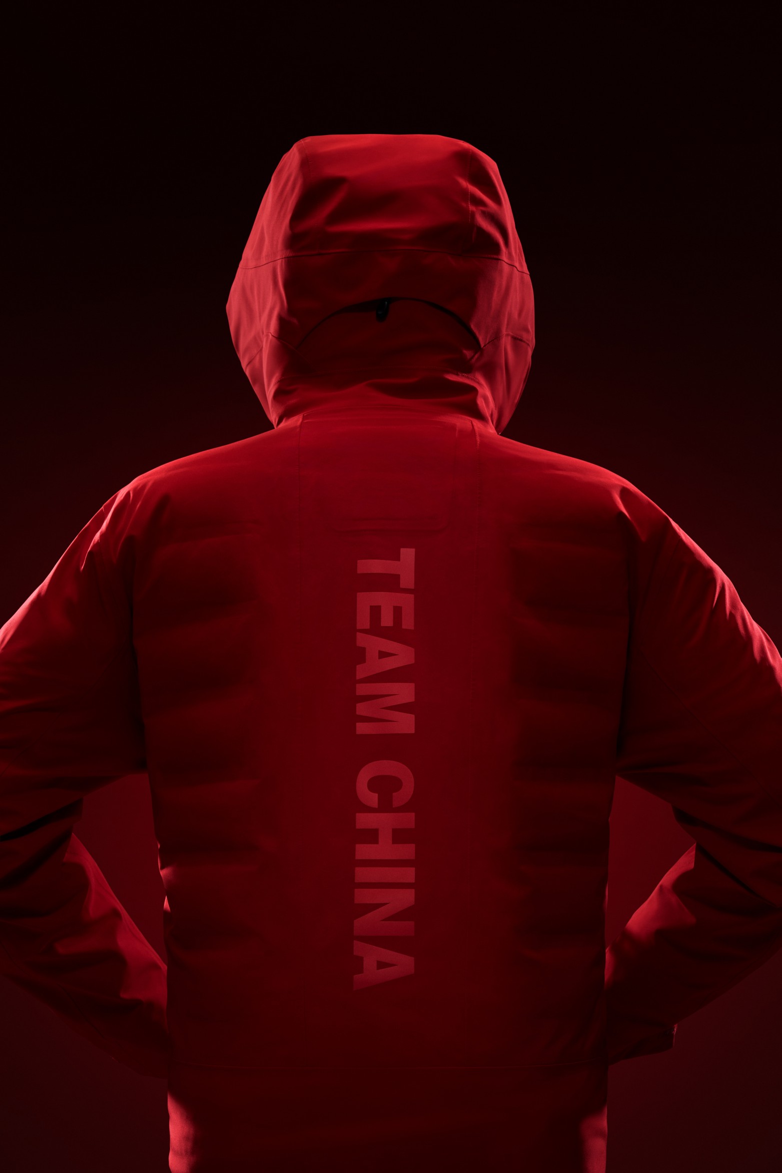 FILA发布4810凌峰雪壳,与中国自由式滑雪空中技巧国家队同赴2026冰雪盛会-Supreme情报网