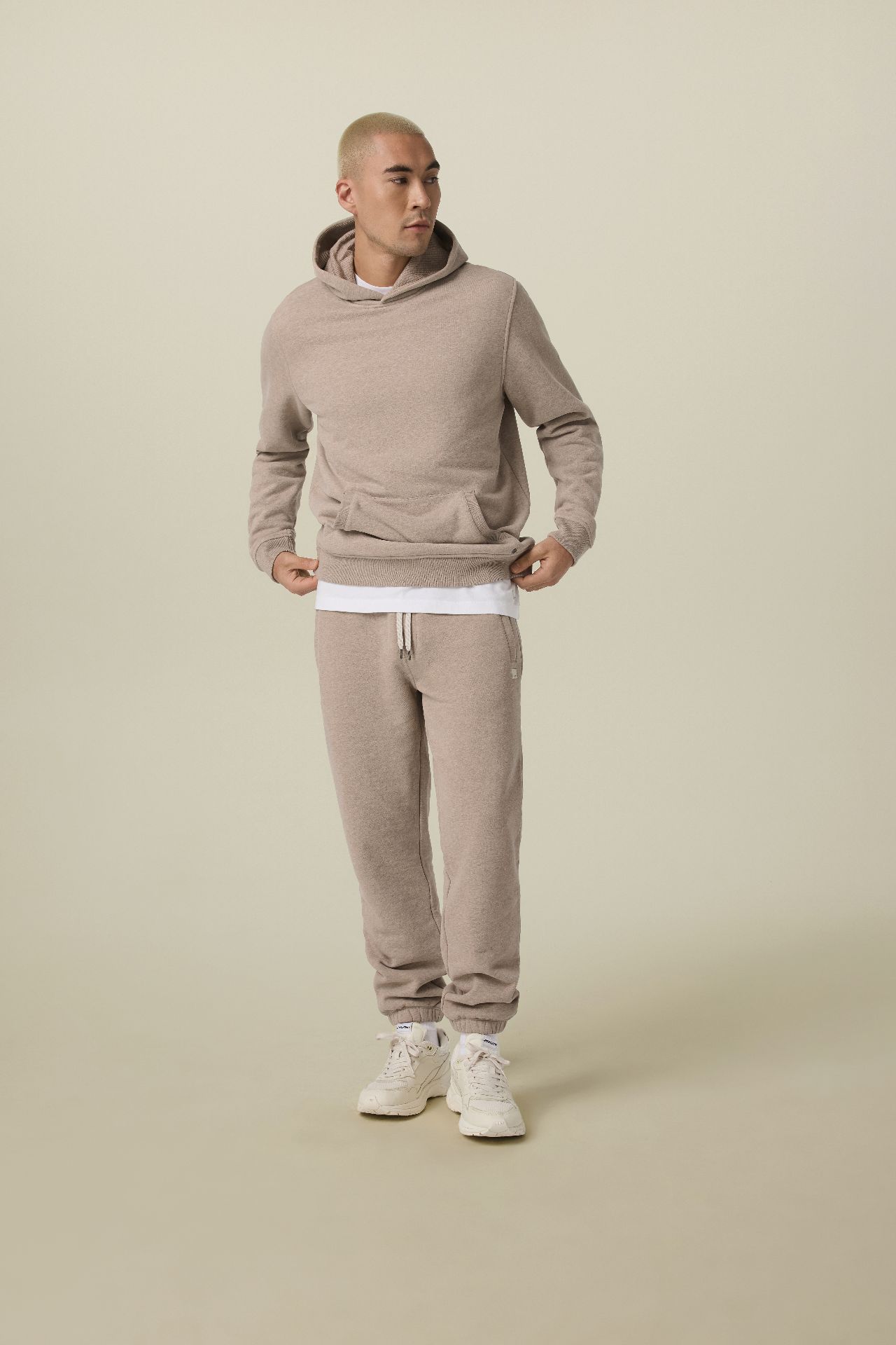 从容启幕,自在新程:Vuori 杭州首店揭幕,呈献2026农历新年系列-Supreme情报网