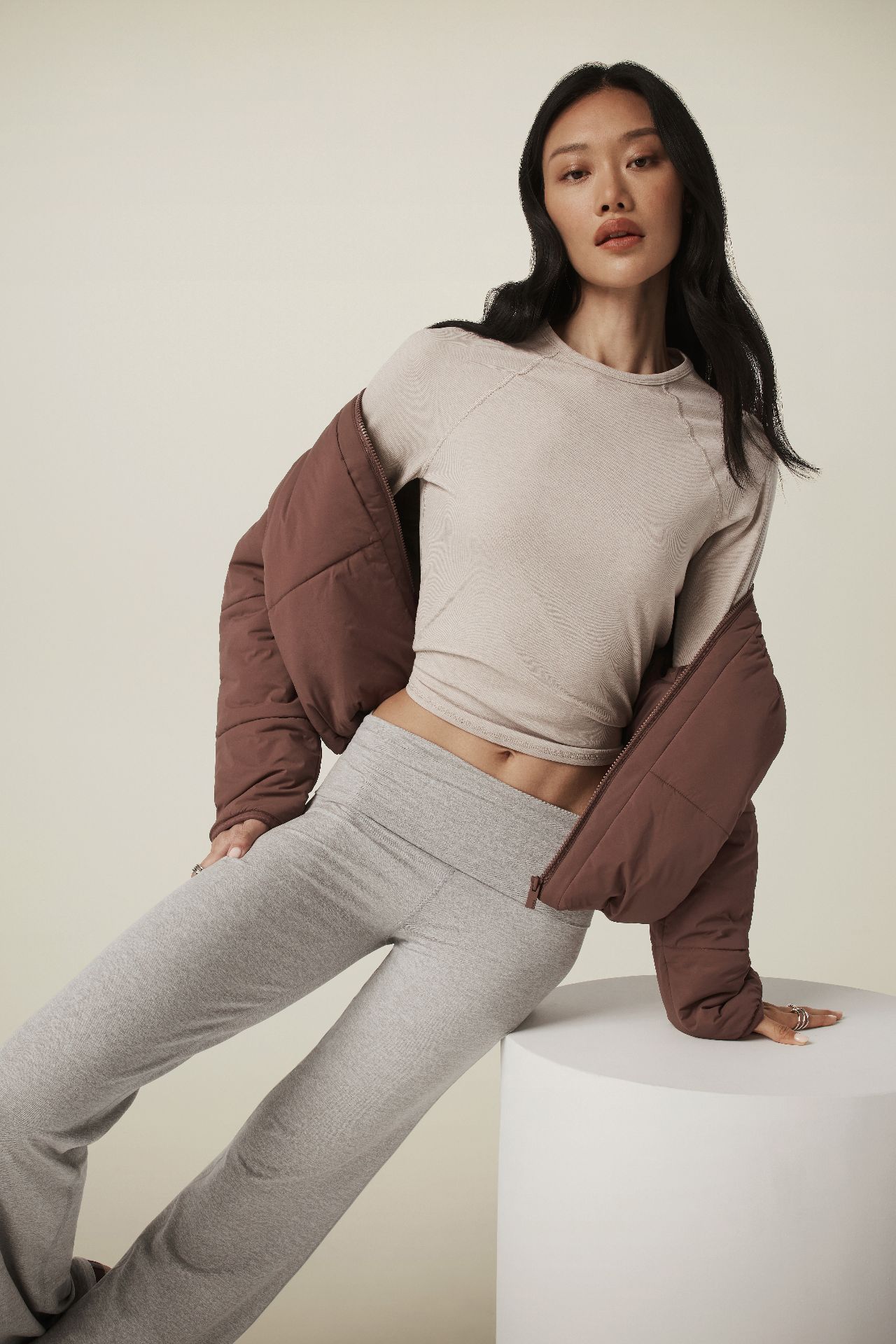 从容启幕,自在新程:Vuori 杭州首店揭幕,呈献2026农历新年系列-Supreme情报网