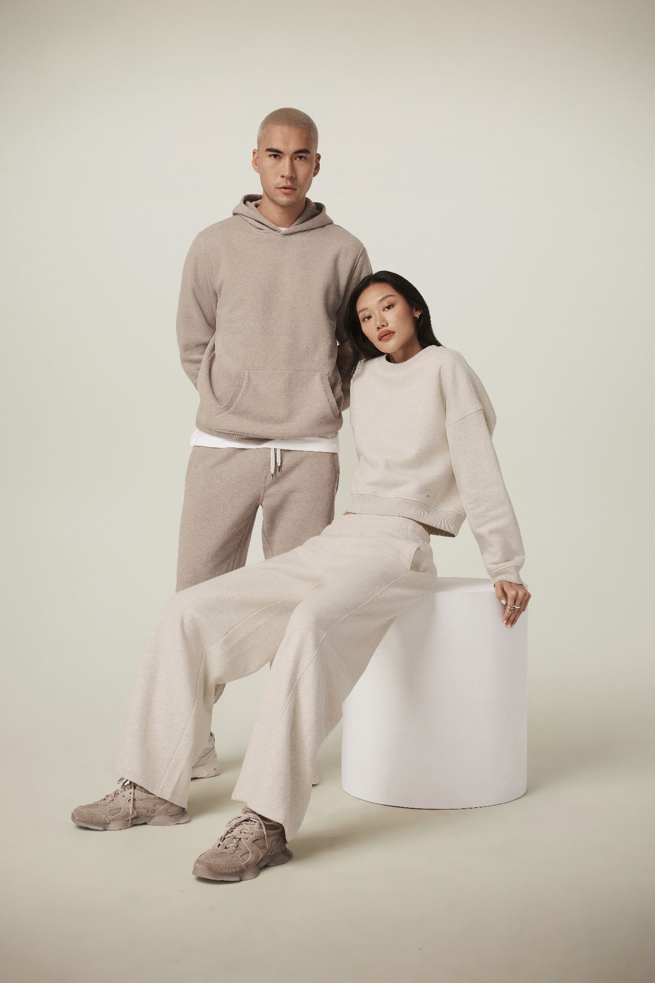 从容启幕,自在新程:Vuori 杭州首店揭幕,呈献2026农历新年系列-Supreme情报网