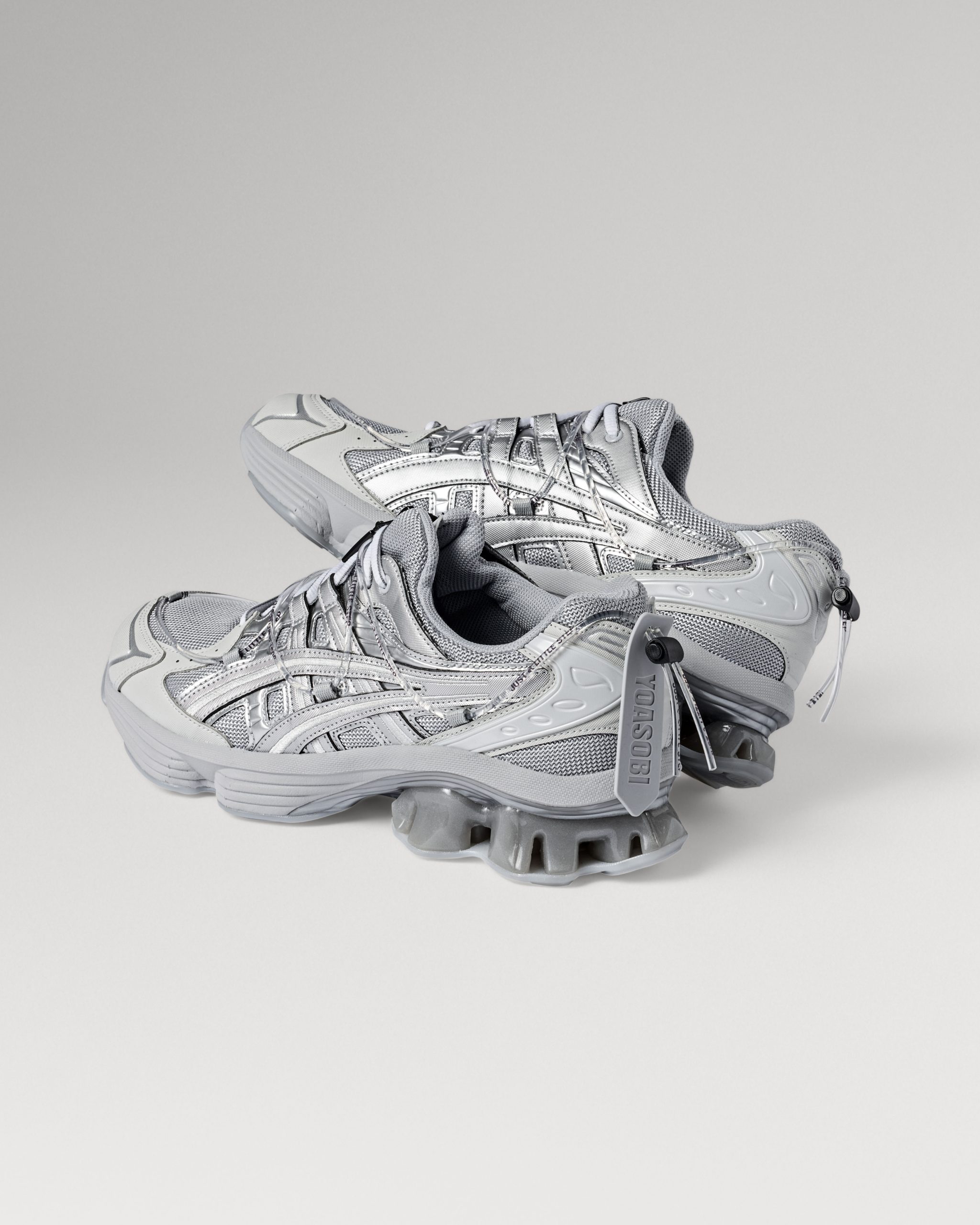 ASICS亚瑟士携手YOASOBI推出全新联名系列-Supreme情报网