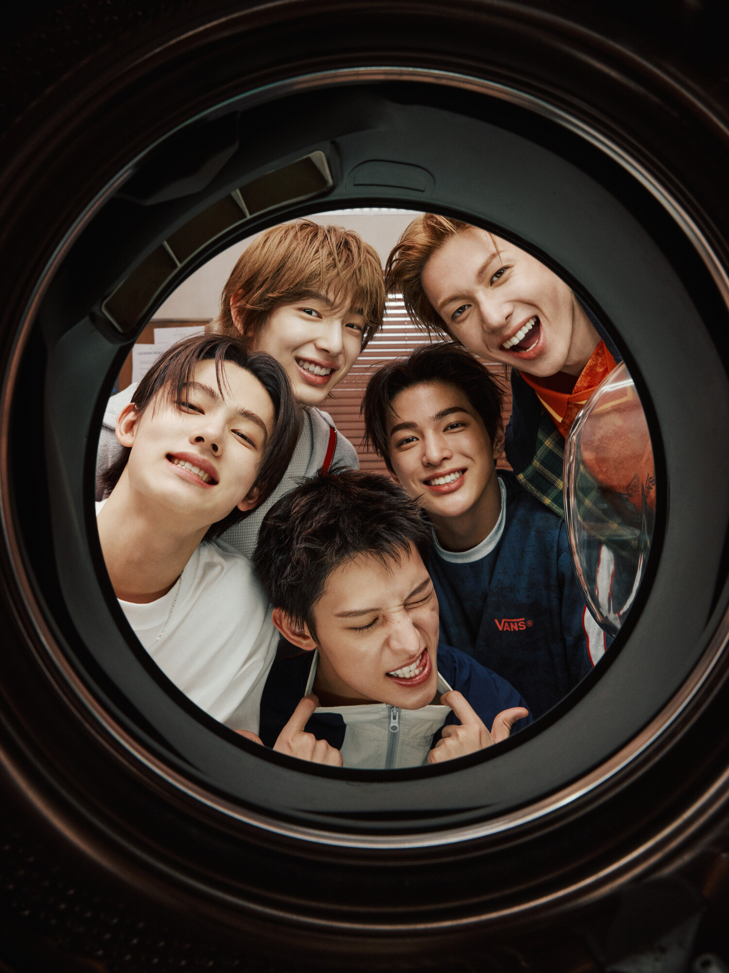 VANS 携手 CORTIS 诠释“OFF THE WALL”精神 声浪已至，大声起范儿-Supreme情报网