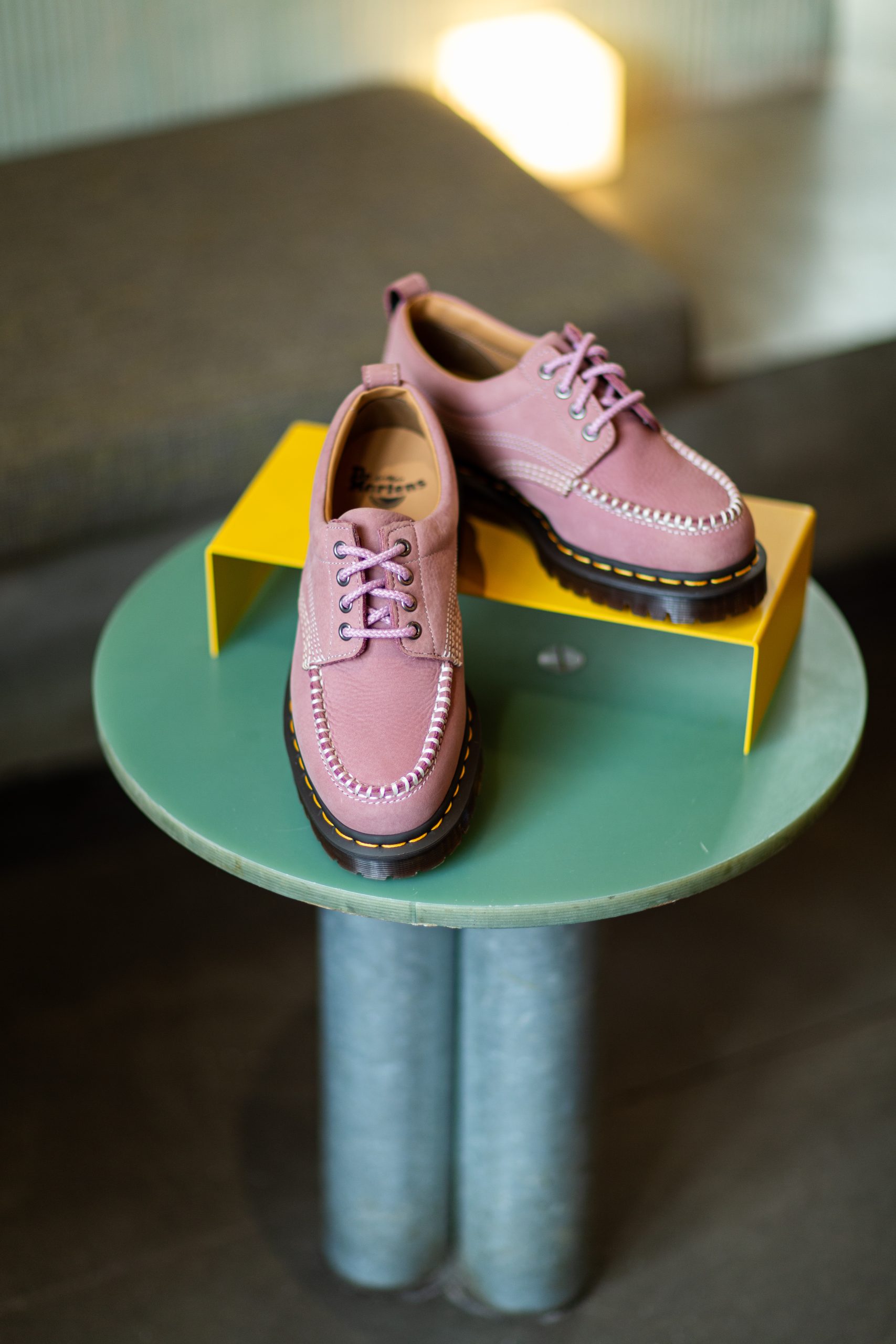 以匠心重塑工艺经典 LOWELL 鞋款 2026 春夏正式回归-Supreme情报网