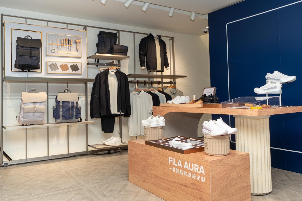FILA AURA如何用一双鞋,定制商务精英的全场景效率-Supreme情报网