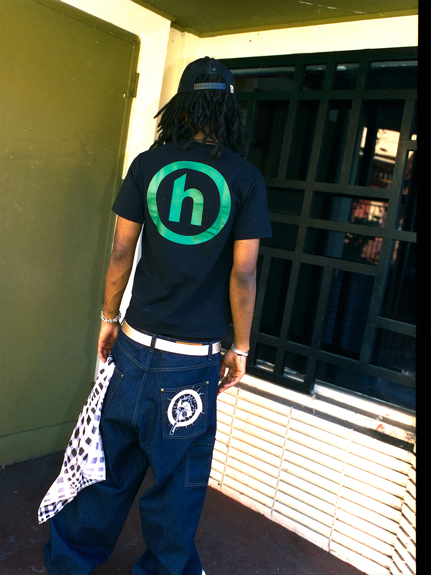 BAPE® × HIDDEN® 以当代视角演绎典藏设计-Supreme情报网