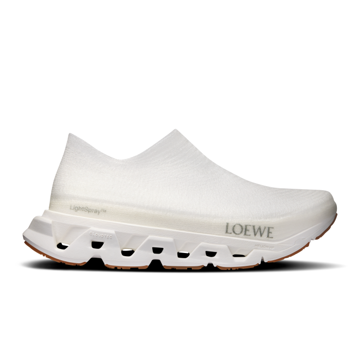LOEWE 罗意威  × On 昂跑 全新 LightSpray Cloudmonster 创新发布-Supreme情报网