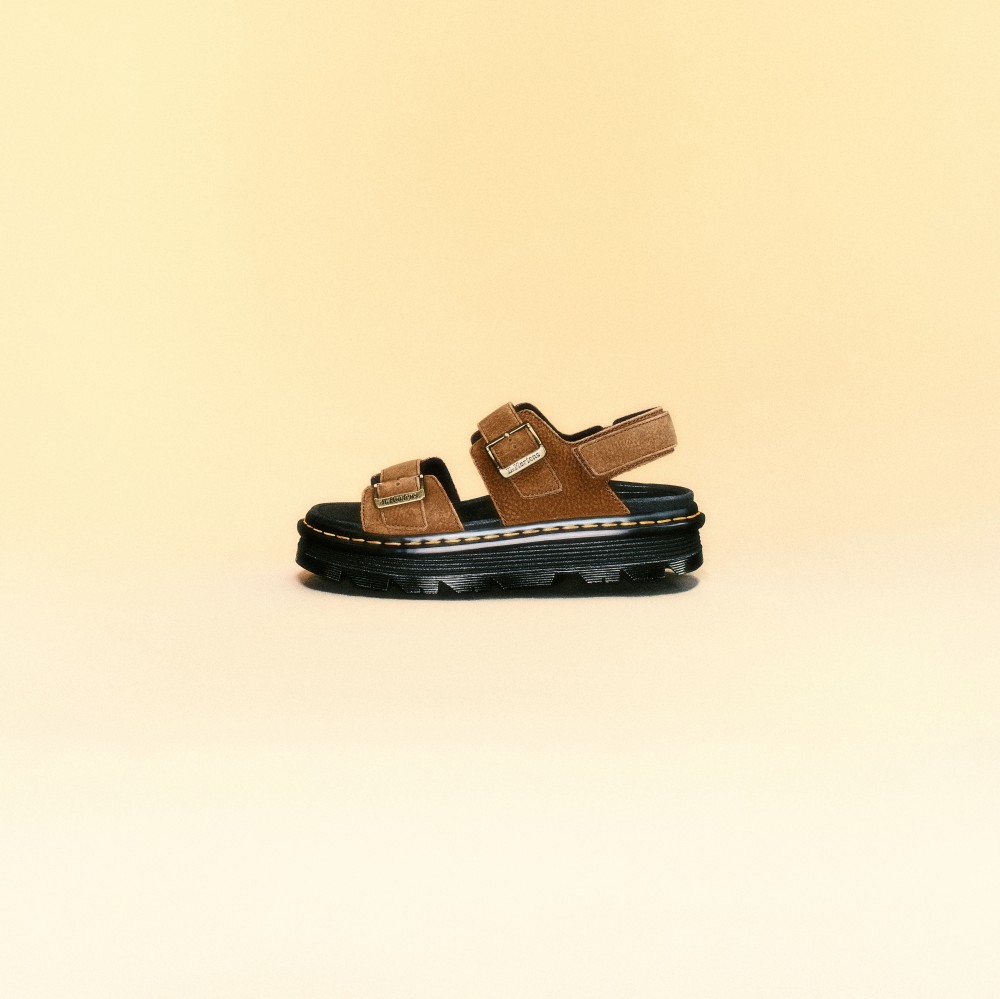 DR. MARTENS 非凡之选凉鞋系列，全面释放夏日无限可能-Supreme情报网