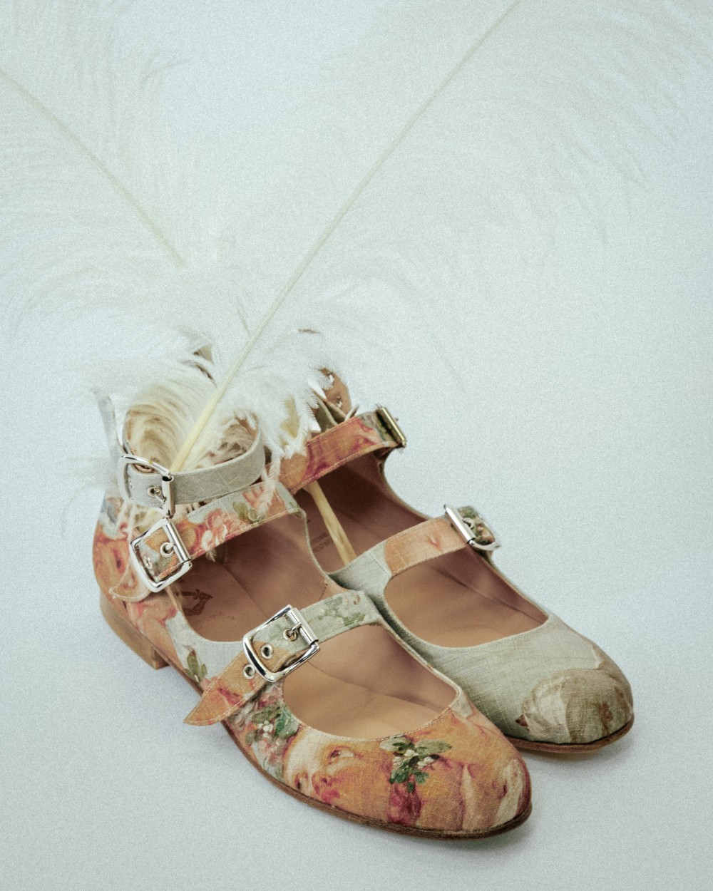 Vivienne Westwood推出全新The Spring Cherubs春日天使胶囊系列-Supreme情报网