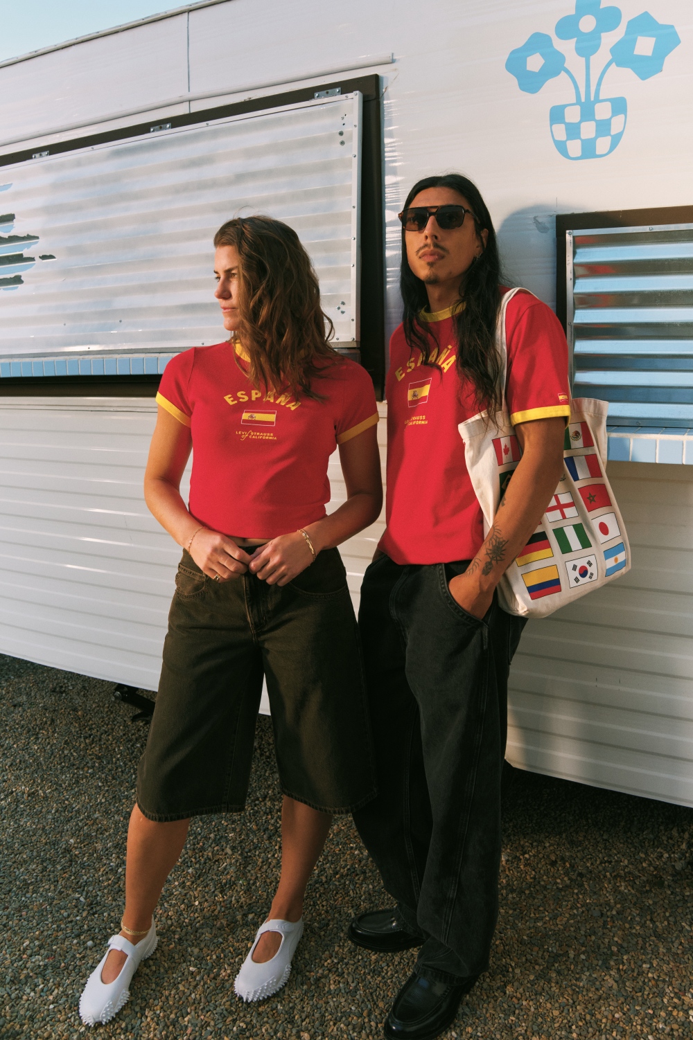 Levi’s® 推出 Country Ringer Tees 系列,将足球文化融入日常风格-Supreme情报网